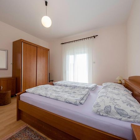 Apartments By The Sea Supetarska Draga - Donja, Rab - 11769 객실 사진