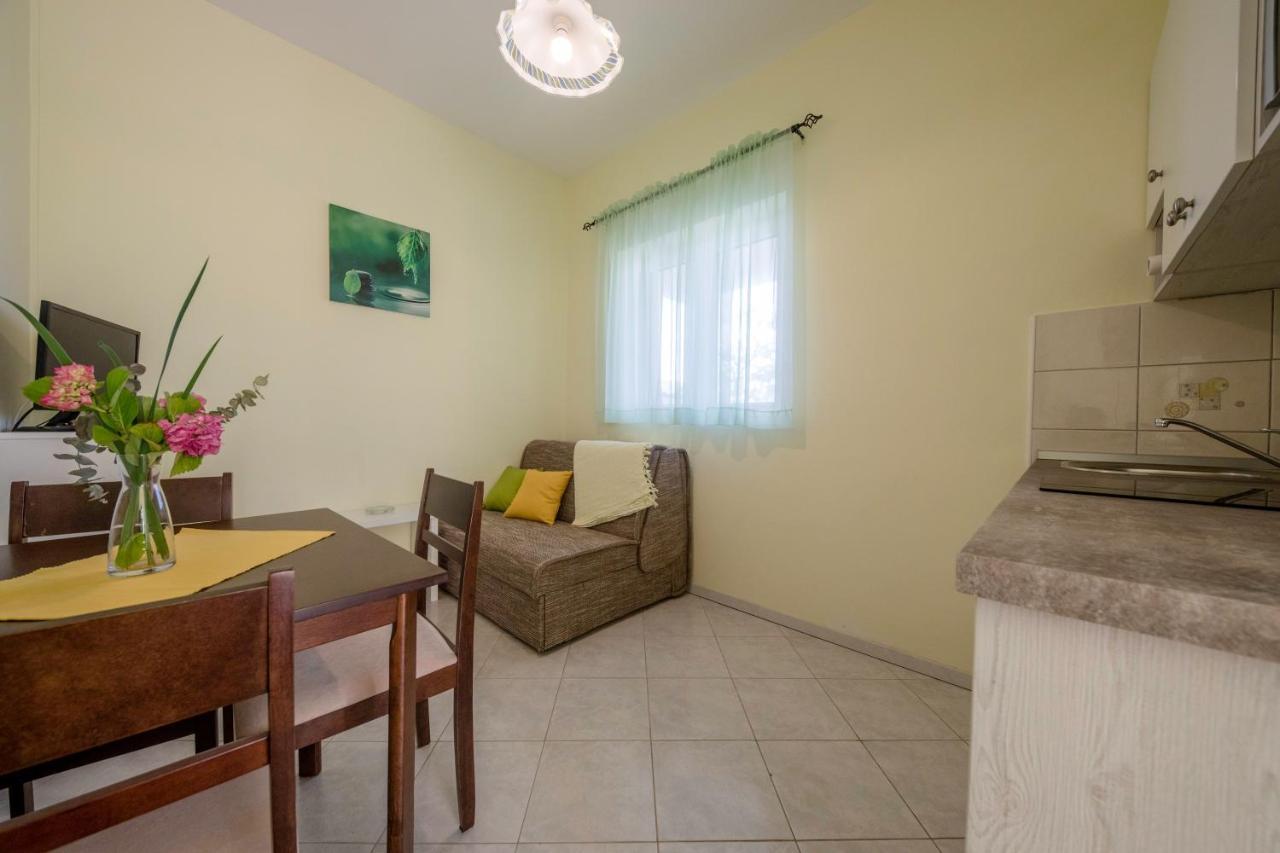 Apartments By The Sea Supetarska Draga - Donja, Rab - 11769 외부 사진
