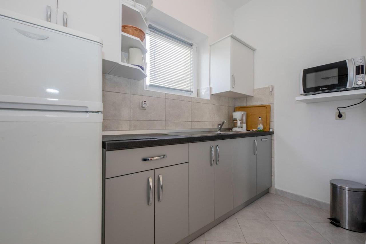 Apartments By The Sea Supetarska Draga - Donja, Rab - 11769 외부 사진