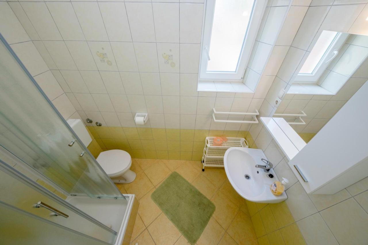 Apartments By The Sea Supetarska Draga - Donja, Rab - 11769 외부 사진