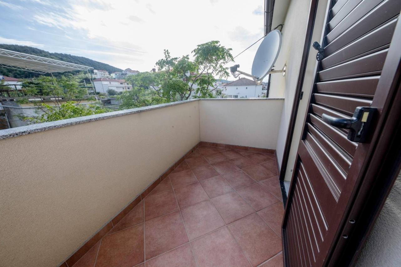 Apartments By The Sea Supetarska Draga - Donja, Rab - 11769 외부 사진