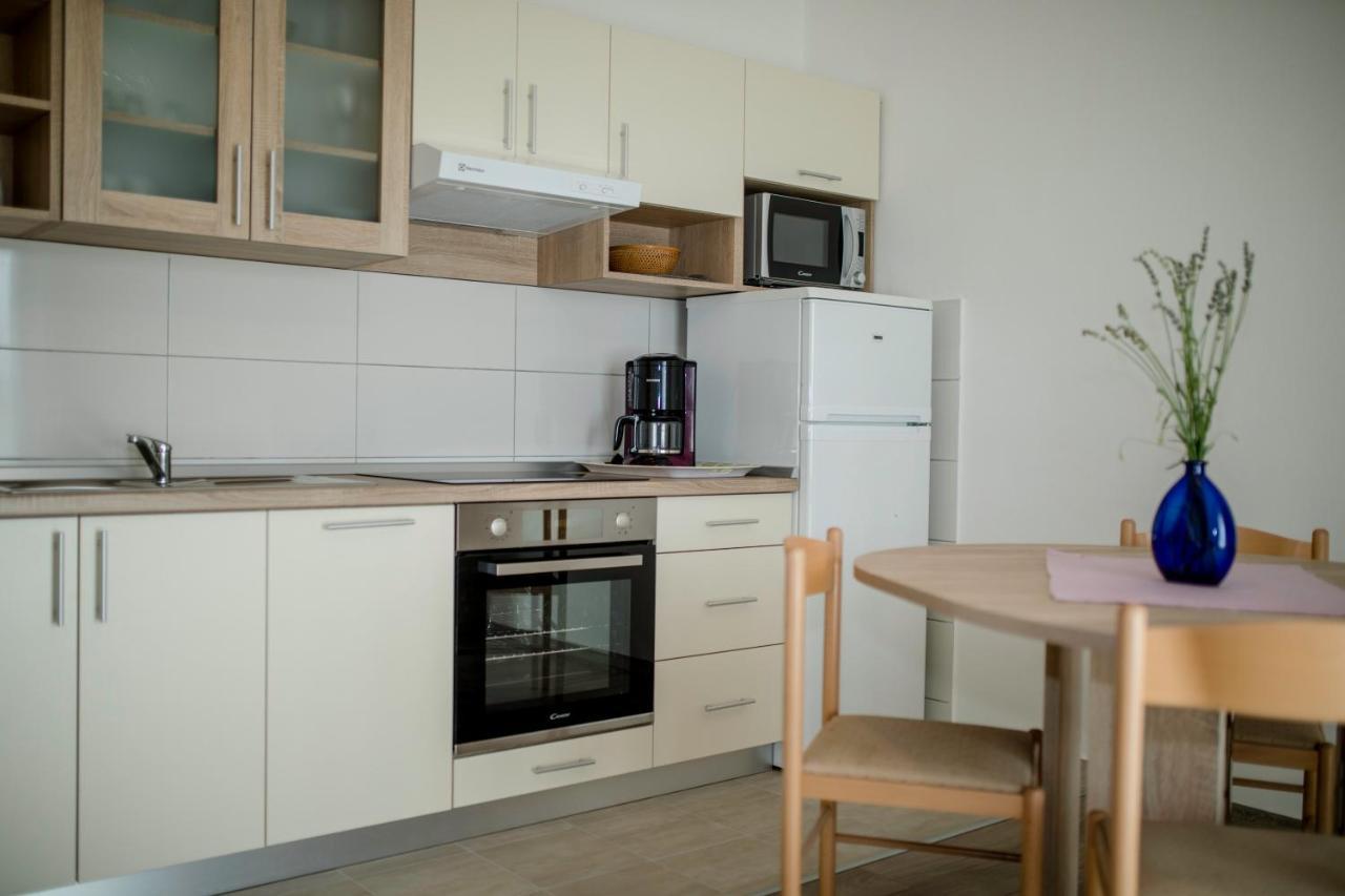 Apartments By The Sea Supetarska Draga - Donja, Rab - 11769 외부 사진