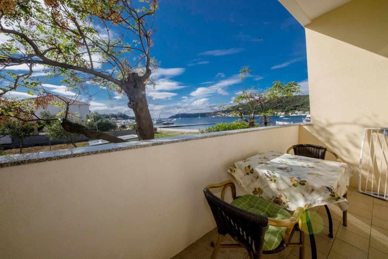 Apartments By The Sea Supetarska Draga - Donja, Rab - 11769 외부 사진