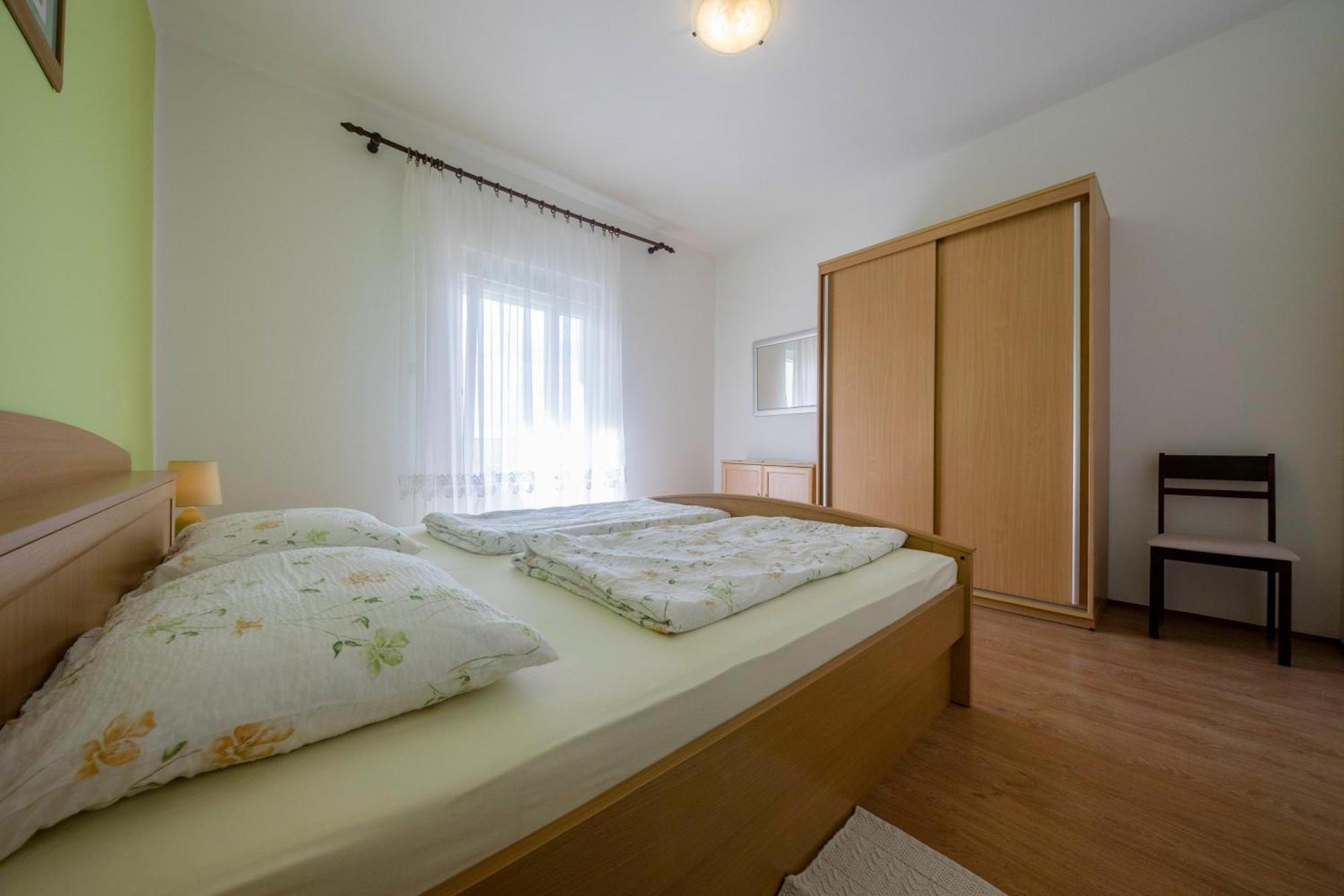 Apartments By The Sea Supetarska Draga - Donja, Rab - 11769 객실 사진