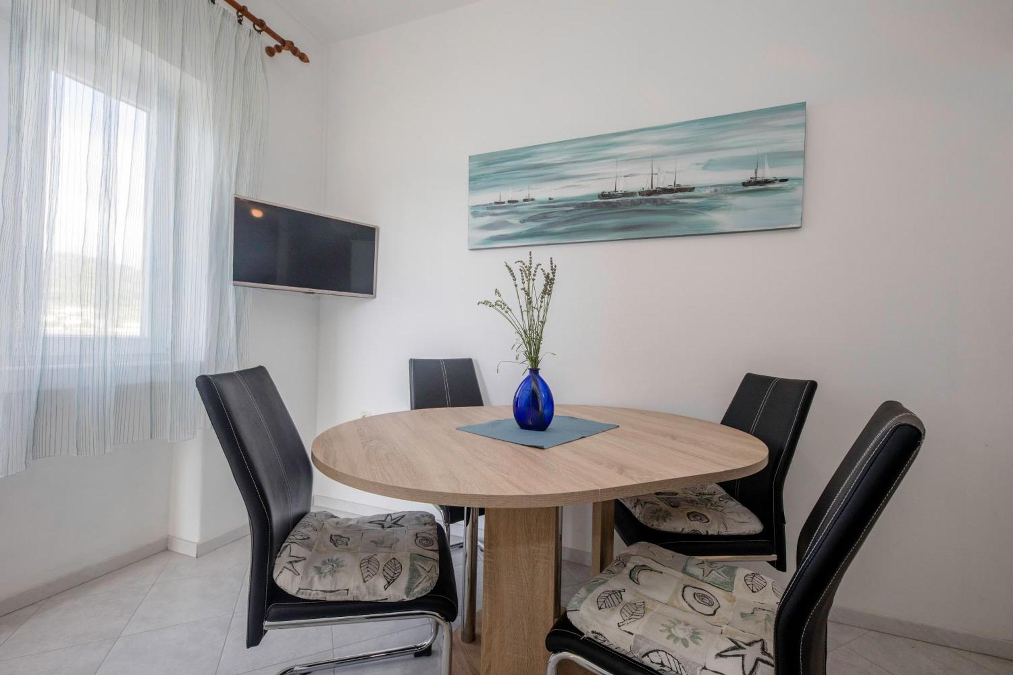 Apartments By The Sea Supetarska Draga - Donja, Rab - 11769 객실 사진